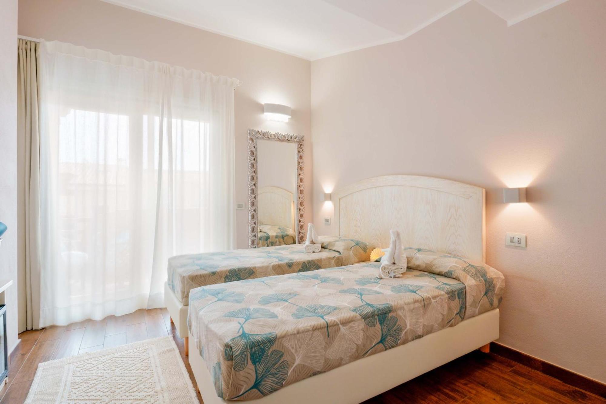 La Rosa Dei Venti Bed and Breakfast Villasimius Exteriör bild
