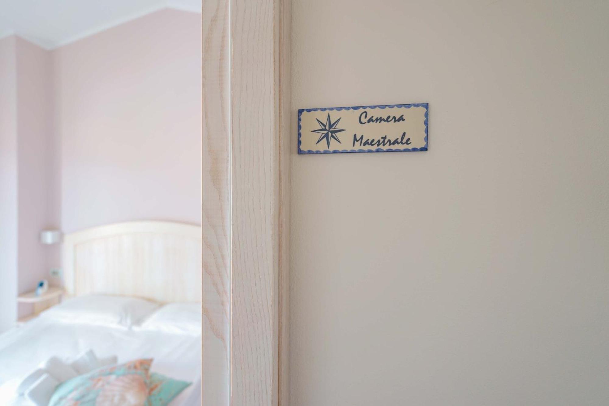 La Rosa Dei Venti Bed and Breakfast Villasimius Exteriör bild