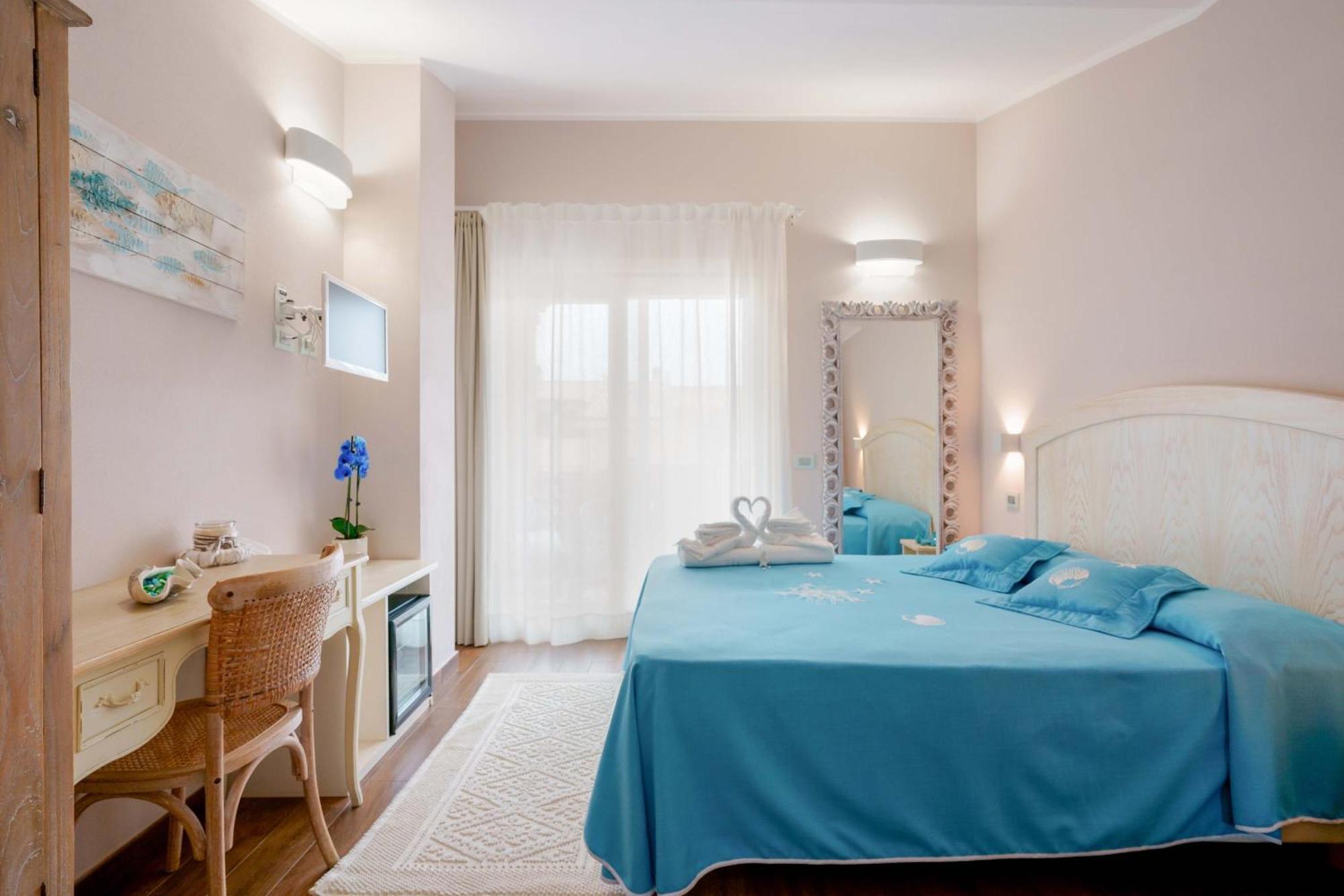 La Rosa Dei Venti Bed and Breakfast Villasimius Exteriör bild