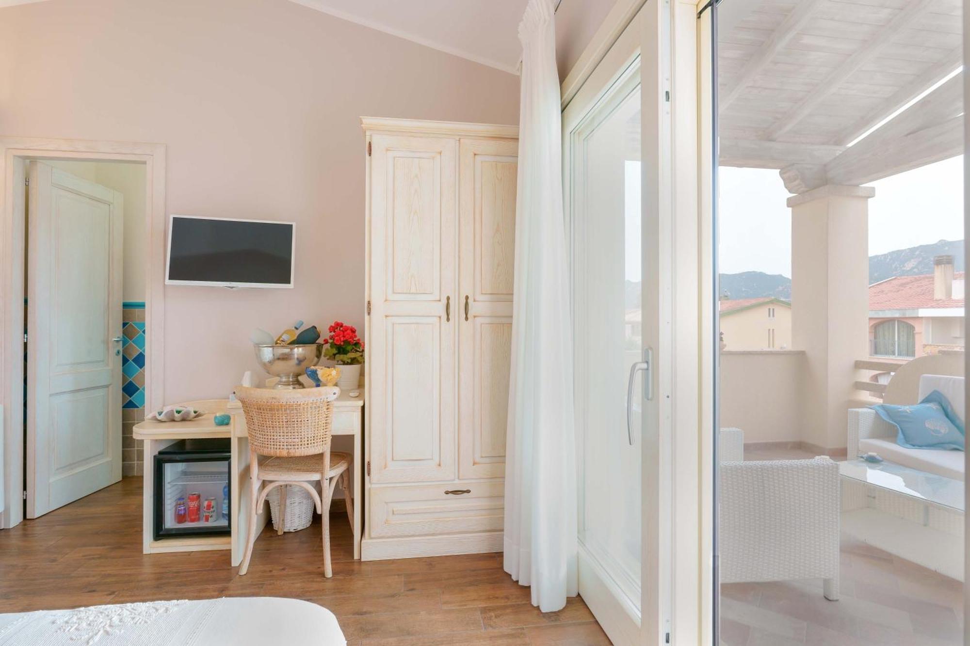 La Rosa Dei Venti Bed and Breakfast Villasimius Exteriör bild
